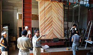 �\������1